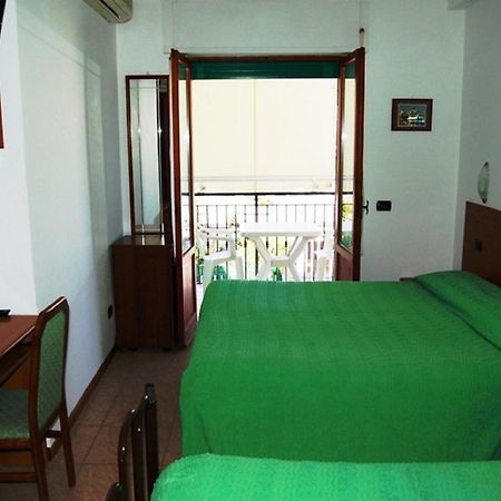 Hotel Ferrara San Benedetto del Tronto Buitenkant foto