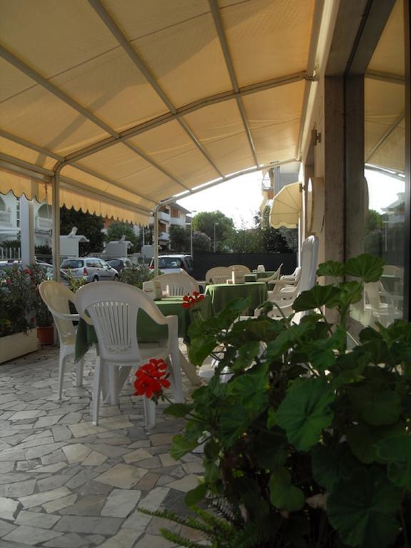 Hotel Ferrara San Benedetto del Tronto Buitenkant foto