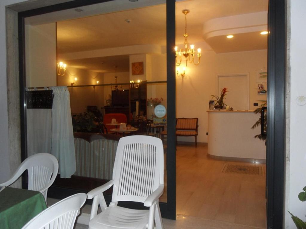Hotel Ferrara San Benedetto del Tronto Buitenkant foto